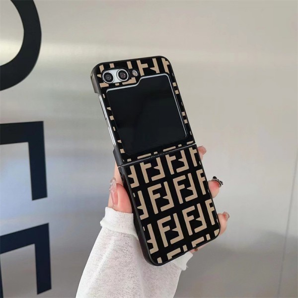 Fendi フェンディブランド Samsung Z Fold 6 5 4 flip 6 5 4スマホカバー 流行りSamsung Z Fold5 4 6スマホケース気質オシャレブランドギャラクシー Z Flip5 4 6カバー 落下保護Galaxy Z Flip5/4ケース 高級感 シンプル 逸品