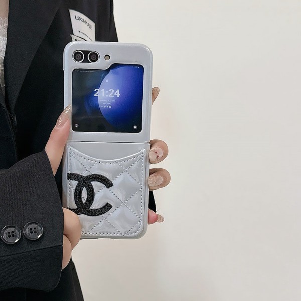 Chanel シャネルGalaxy Z Flip5 4 6 3スマホケース 携帯カバーギャラクシー Zケース ビジネス 高品質 メンズSamsungスマホケース気質オシャレGalaxy Z Flip5/4ケース 高級感 シンプル 逸品 8色