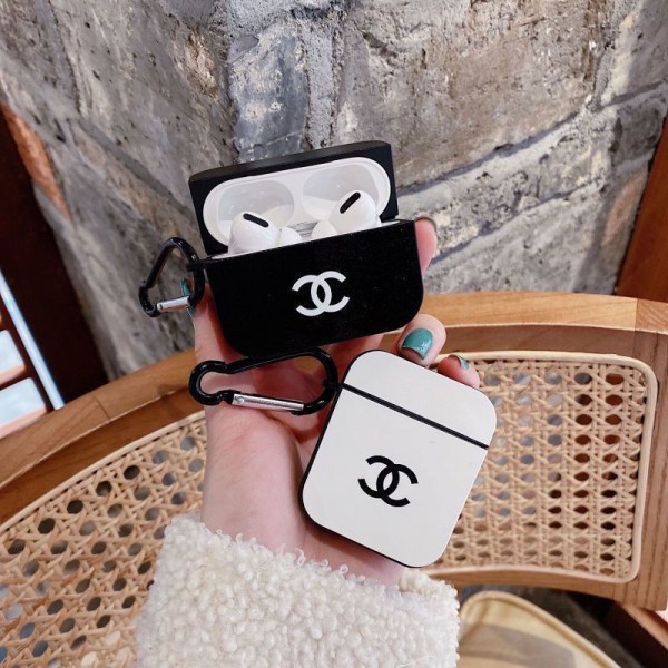 Chanel シャネル 第3世代 airpods 4/pro2 ケース ハイブランド 落下防止軽量 エアーポッズ 4/プロ2/3カバー 紛失防止airpods 4 pro2ケース シリコンairpods pro2/4 3ケース ストラップ付き