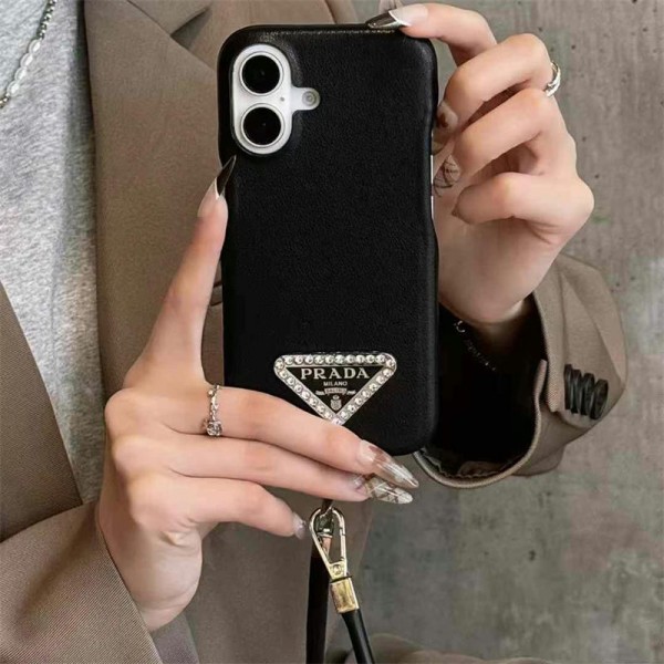 Prada プラダアイフォン16 pro max 15 plus 14pro ブランドケース アイフォン15/14 13pro 12 ケースブランド 手触り良い 男女兼用iPhone 15 14 16 pro maxケースカバーアップル 15+ 14pro 16ブランドスマホカバー薄型オシャレ