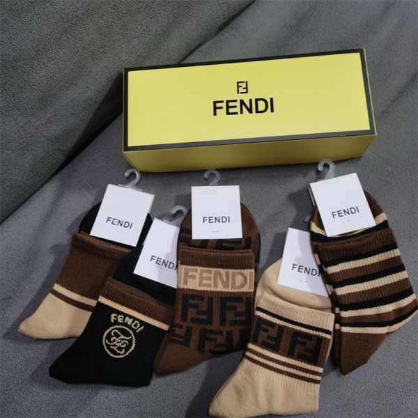 Fendi フェンディブランド靴下 偽物ソックス ブランド スポーツ 5足セット コピーブランド激安靴下メンズレディーススーパーコピー冷え性対策グッズ 靴下 ソックス ハイブランド あったかグッズ 