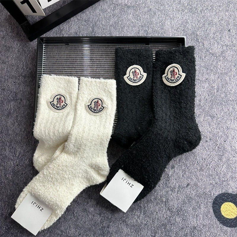 Moncler 靴下 レディース